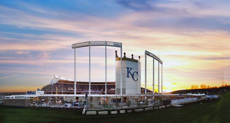 Blue Jays vs Royals 2017 picture for the website